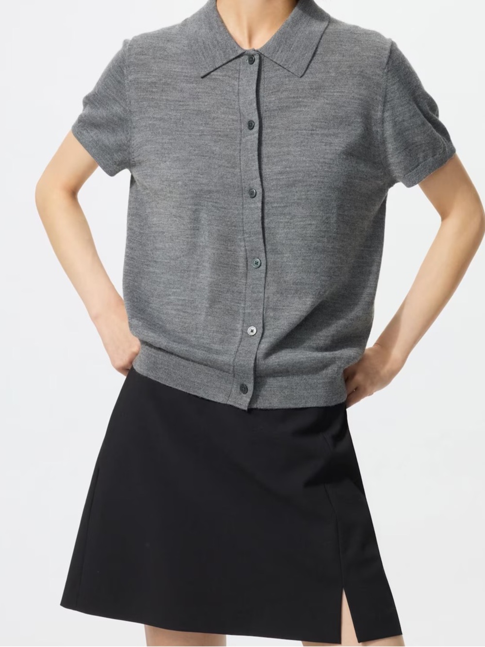 Must Go‼️ NWT Uniqlo Slit Skort. Read description below 👇